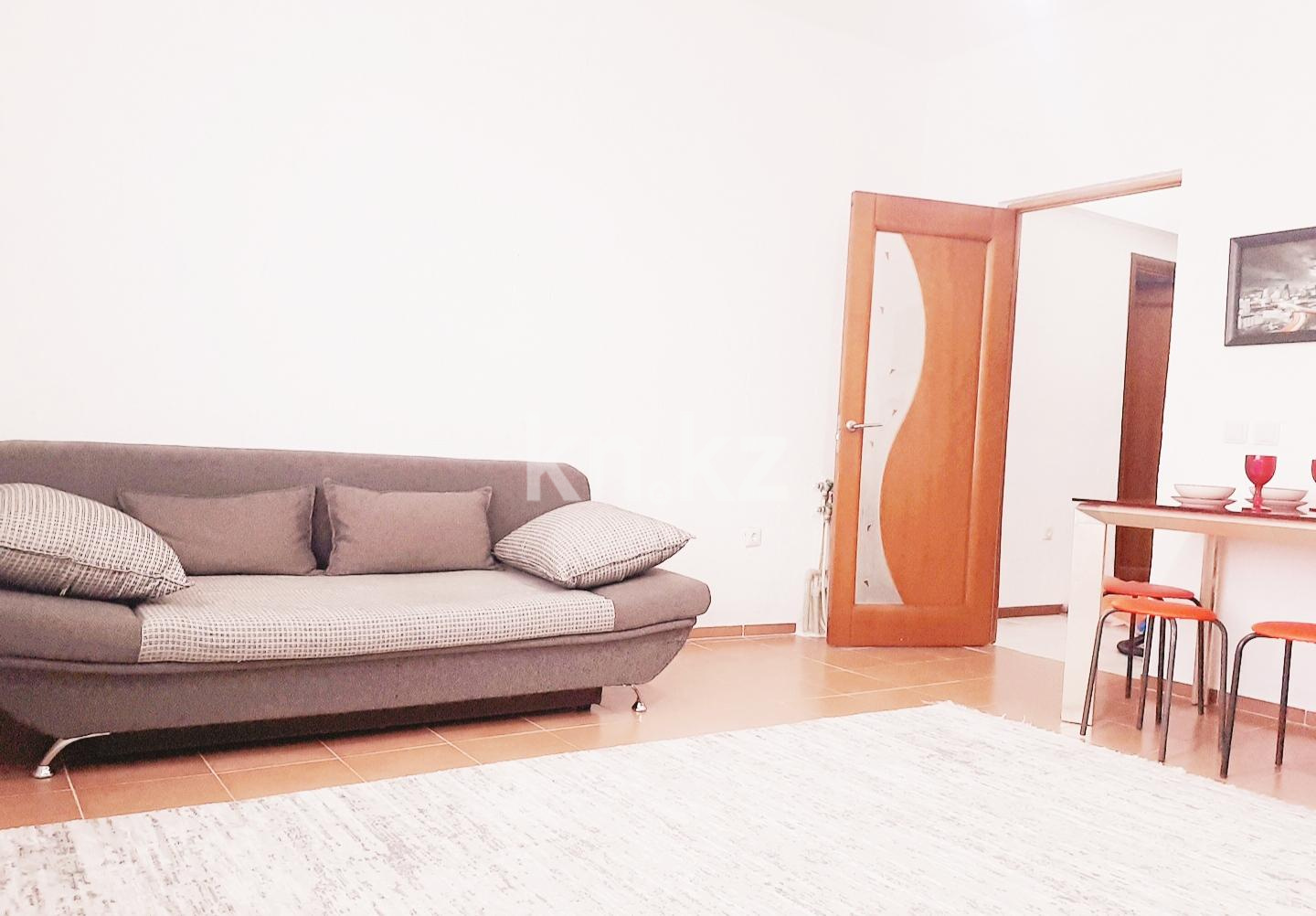 Аренда 1-комнатной квартиры посуточно, 52 м², Алмагуль мкр-н, дом  9 - Продажа квартир в Атырау фото 11 из 18