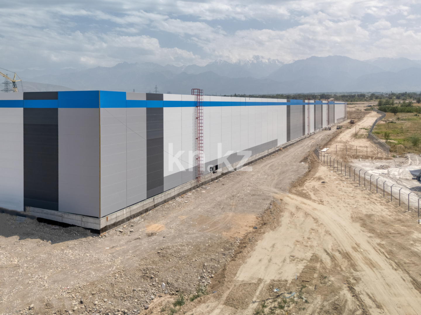 Аренда , 1568 м², Кульджинский тракт, дом  200 - Аренда баз, складов и промышленной недвижимости в Алматы фото 3 из 10