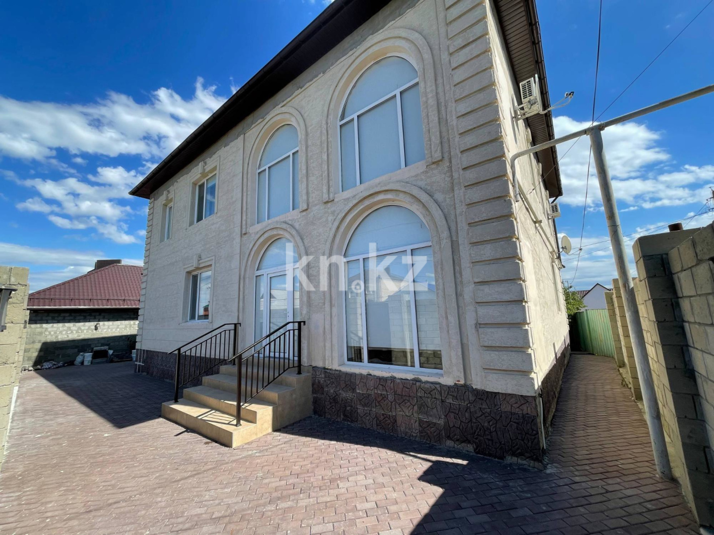 Продажа 7-комнатного дома, 355 м², ул. Набережная, дом  56Д - Продажа квартир в Костанае фото 1 из 40