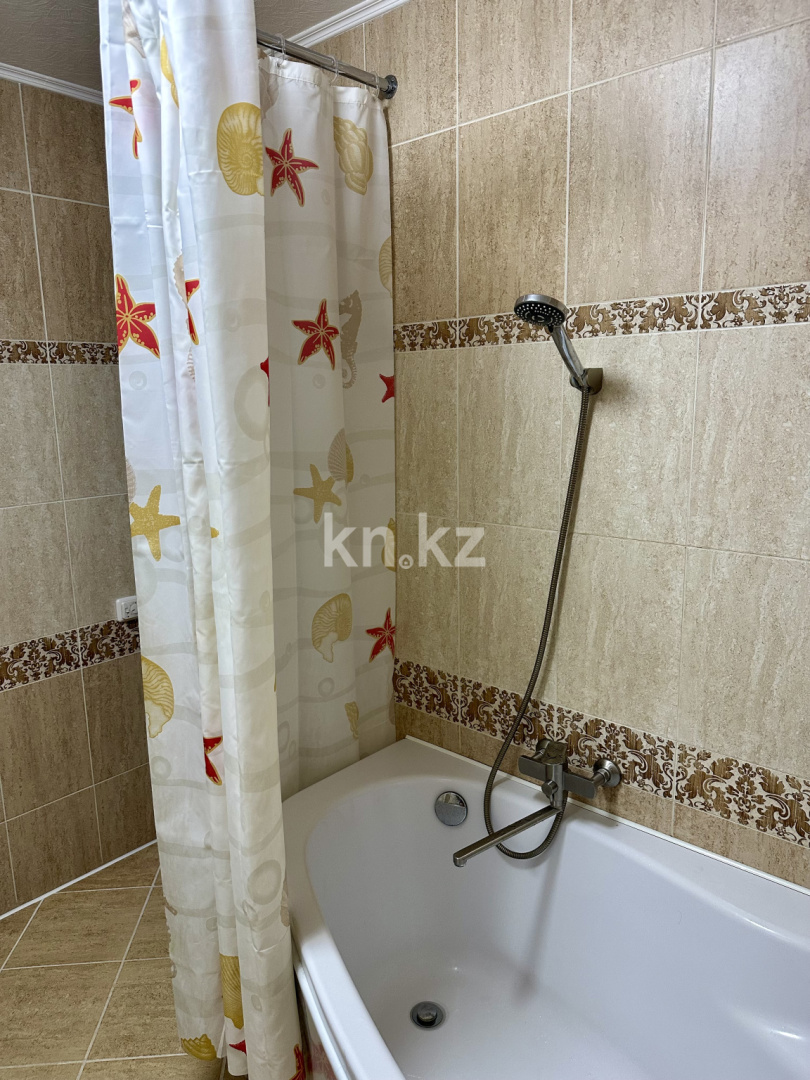 Продажа 3-комнатной квартиры, 62 м² - Продажа квартир от собственников в Караганде - страница 2 фото 10 из 12