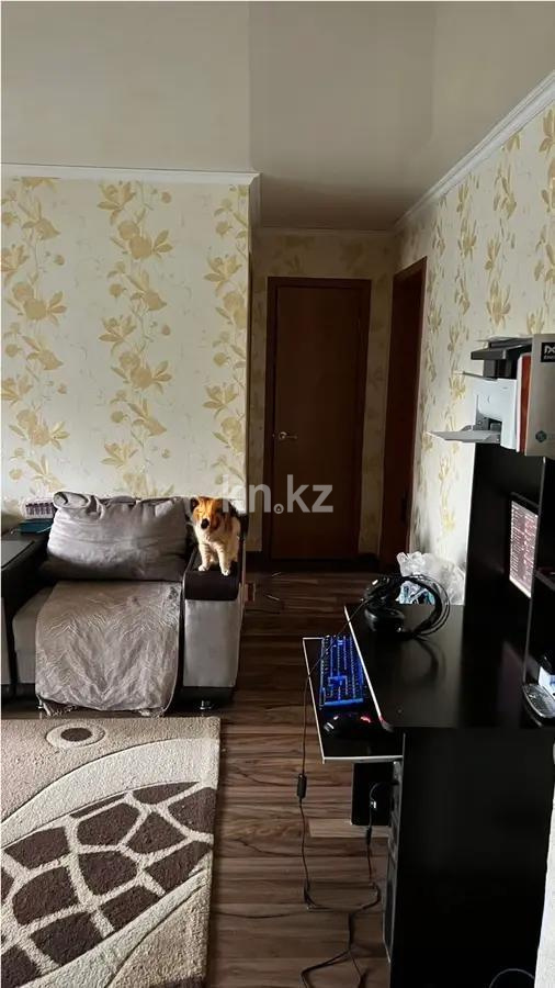 Продажа 3-комнатной квартиры, 58 м², мкр-н 13, дом  17 в Караганде - фото 2