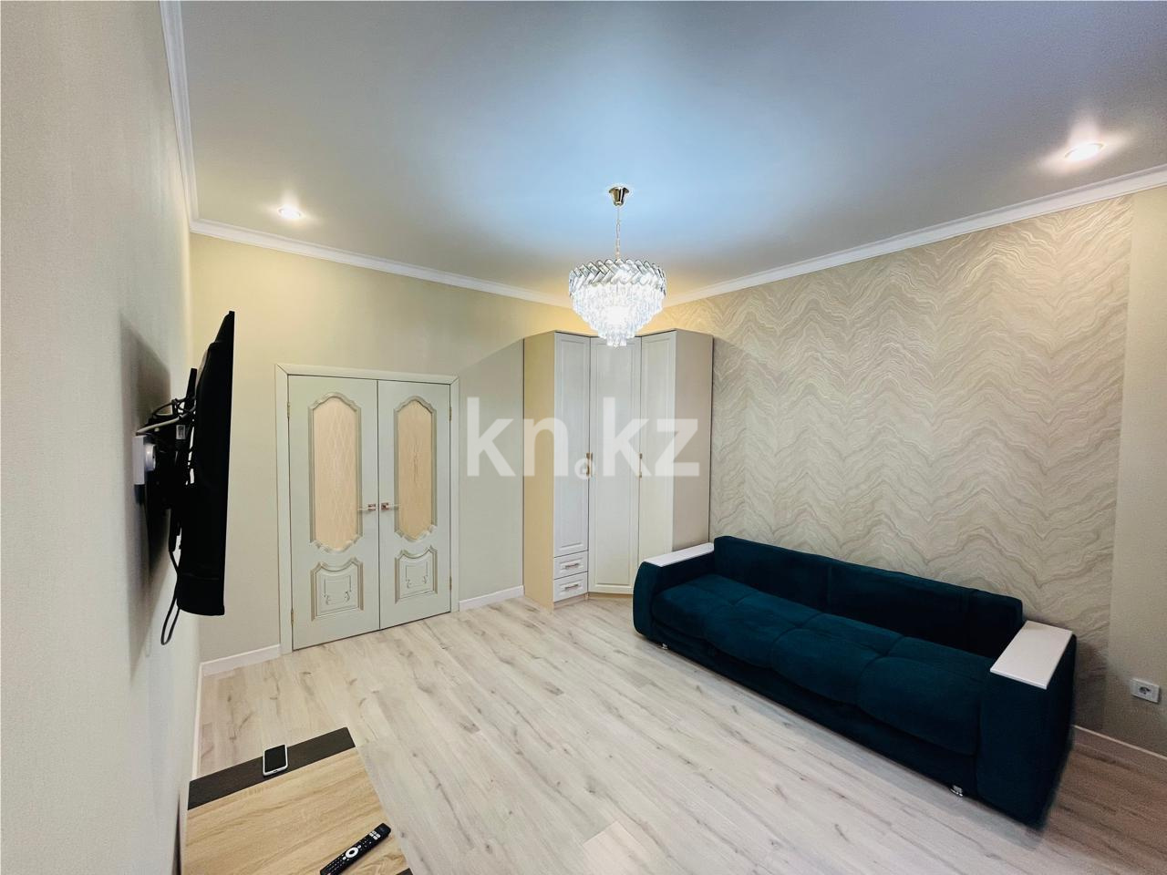 Продажа 1-комнатной квартиры, 42 м², ул. Муканова - Продажа  однокомнатных квартир в Караганде фото 1 из 13