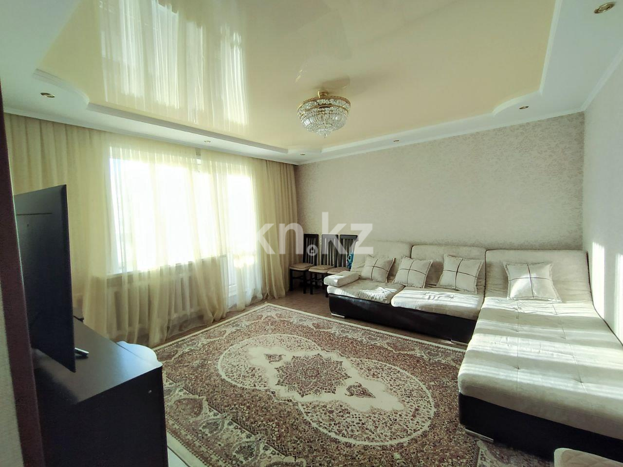 Продажа 3-комнатной квартиры, 64 м², мкр-н Гульдер-1 - Продажа квартир в Караганде фото 2 из 17