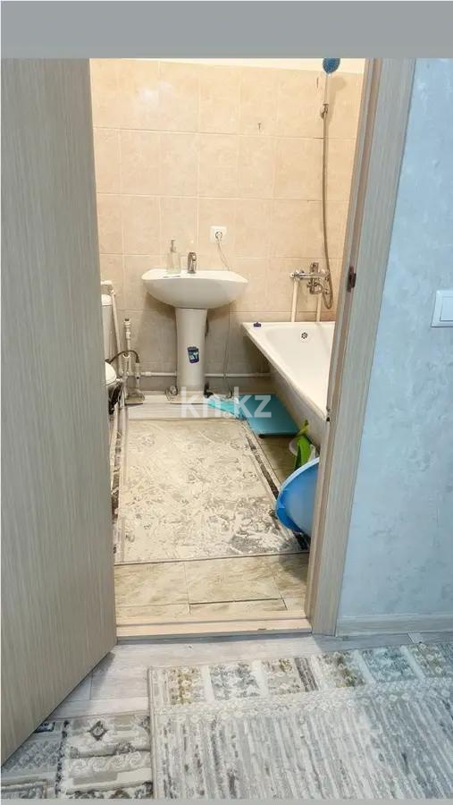 Продажа 2-комнатной квартиры, 65 м², ул. Белинского, дом  1/1 в Караганде - фото 4