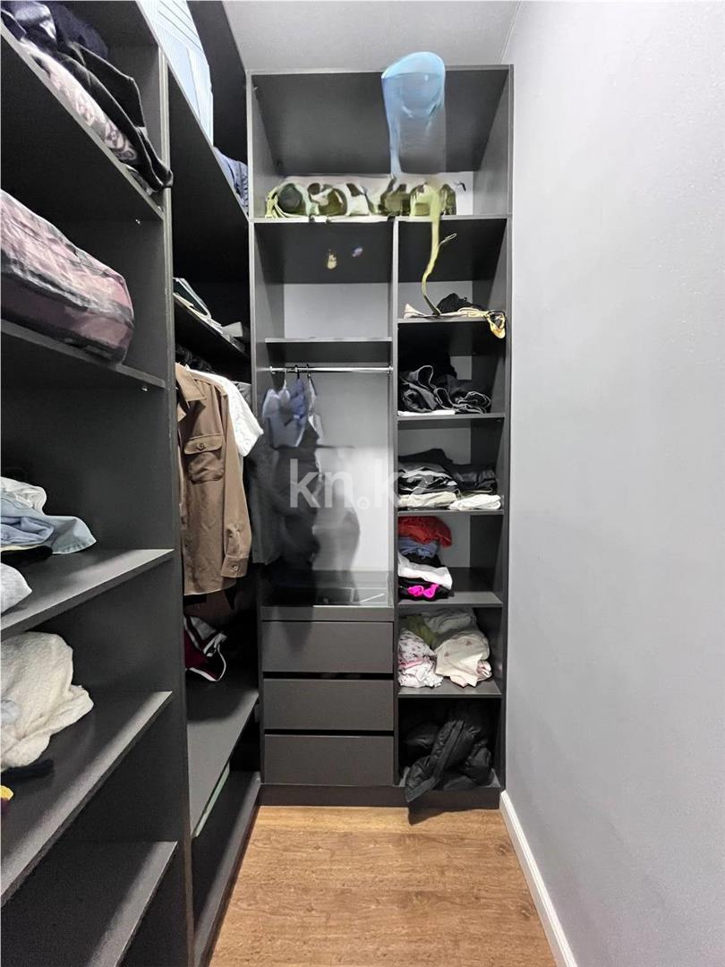 Продажа 4-комнатной квартиры, 94 м², ул. Муканова - Продажа  четырехкомнатных квартир в Караганде фото 12 из 37