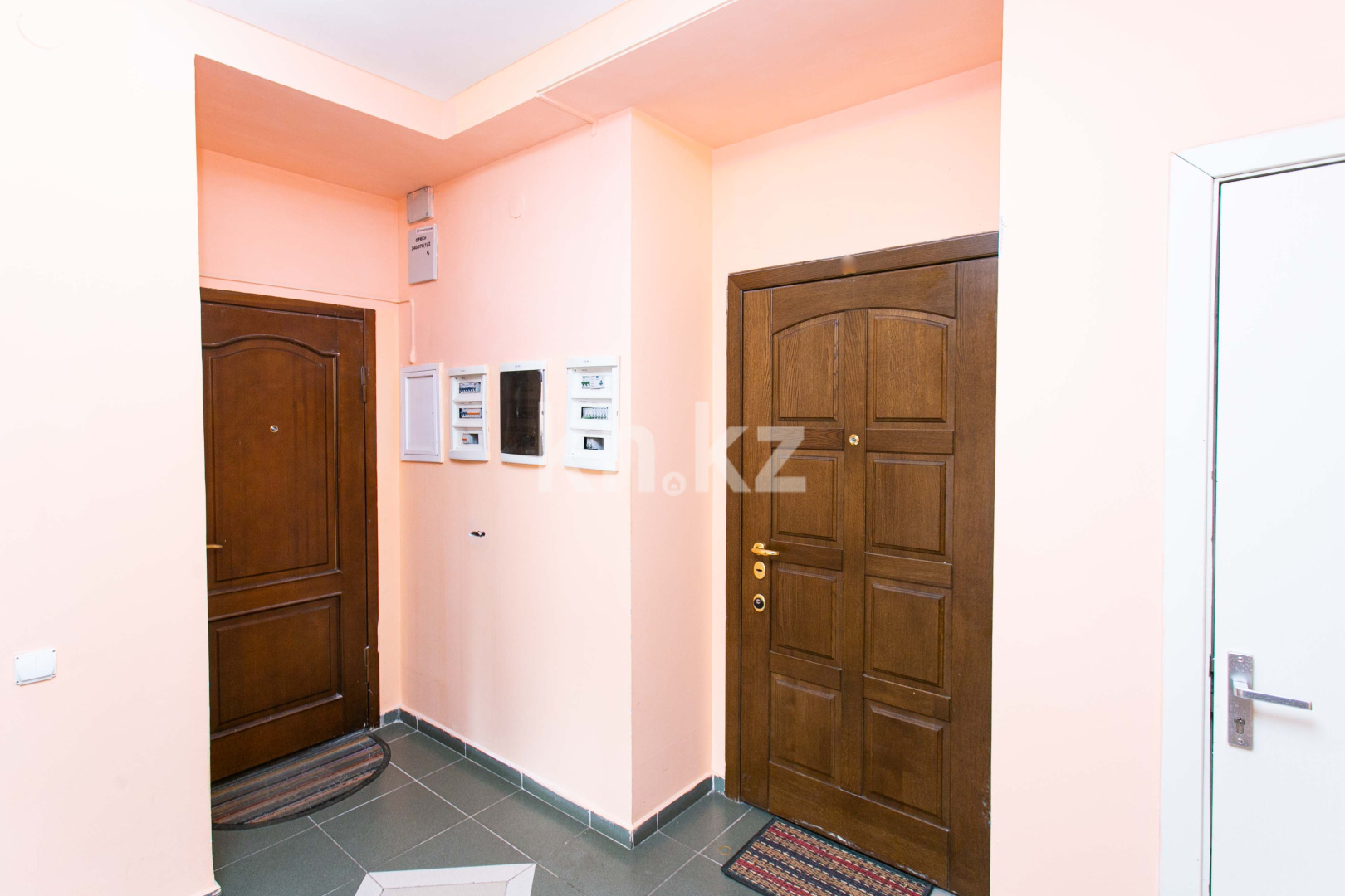 Продажа 3-комнатной квартиры, 100 м², пр. Туран, дом  9 в Астане - фото 10