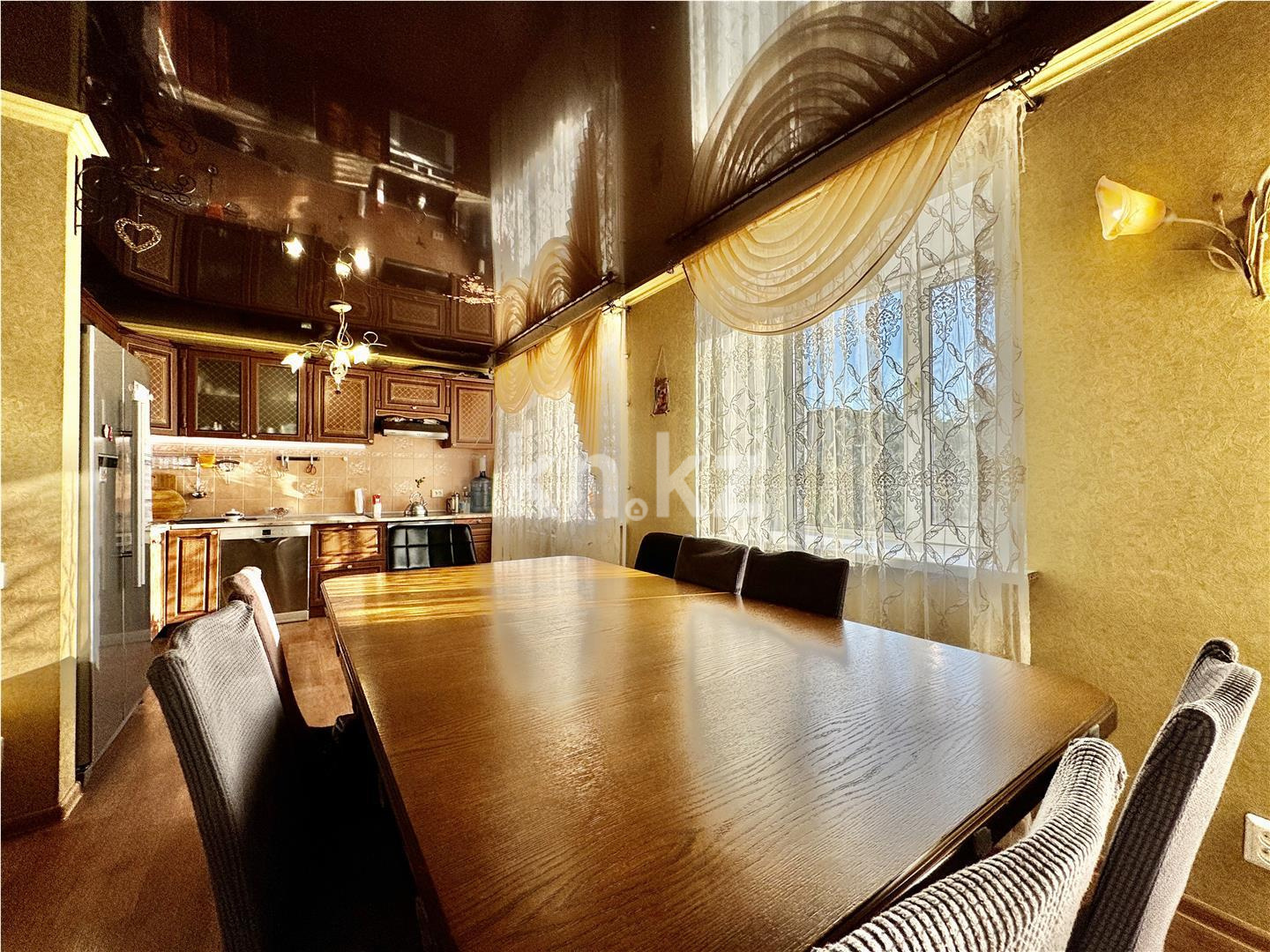 Продажа 3-комнатной квартиры, 93 м², ул. Гоголя, дом  46/3 - Продажа квартир в Караганде фото 8 из 40