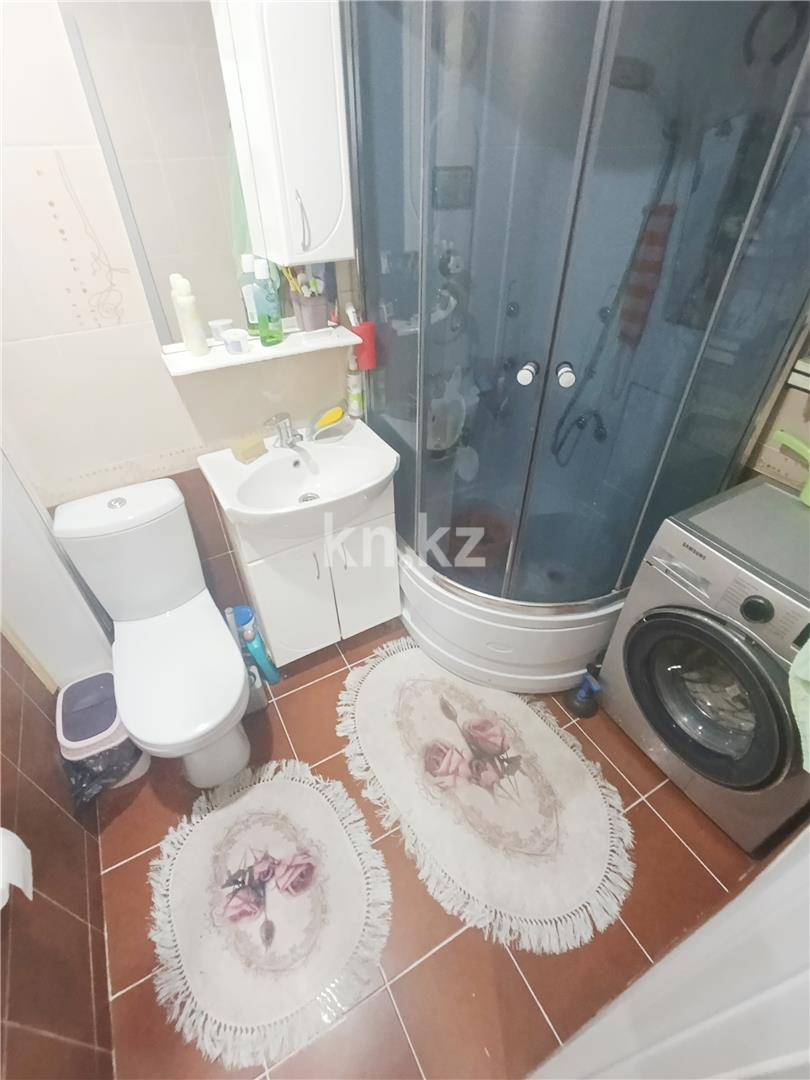 Продажа 3-комнатной квартиры, 62 м², ул. Муканова, дом  24 в Караганде - фото 11