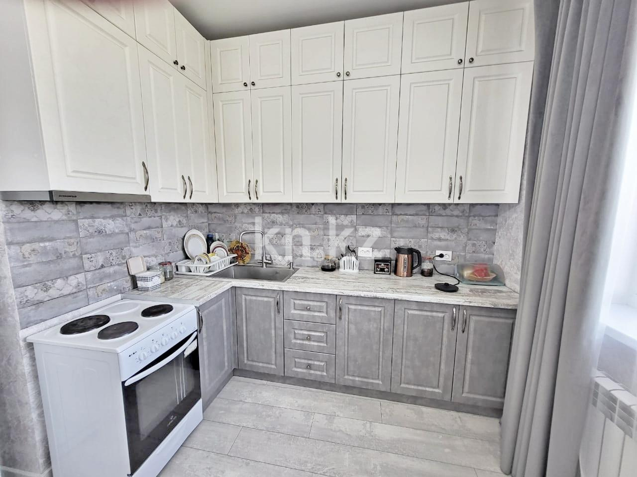 Продажа 2-комнатной квартиры, 51 м², ул. Дюсембекова, дом  44/2 - Продажа квартир в Караганде фото 1 из 14