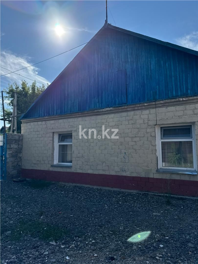 Продажа 4-комнатного дома, 72 м² - Продажа домов, коттеджей в Караганде - страница 2 фото 1 из 15