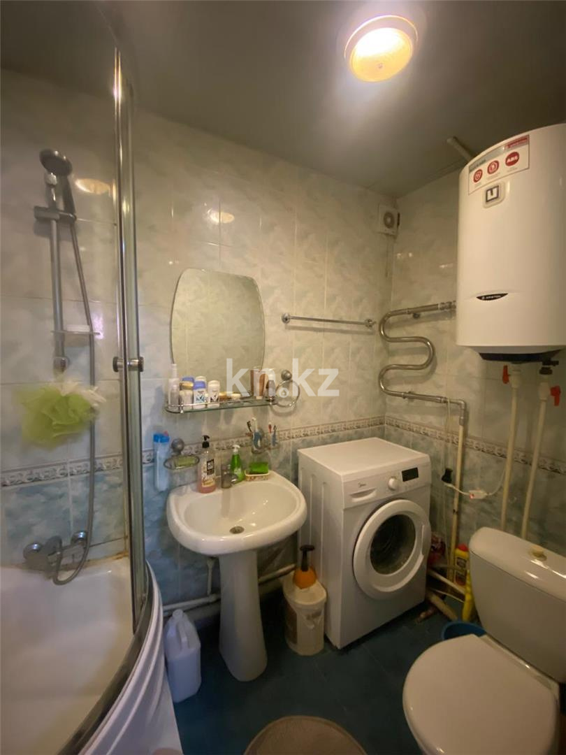 Продажа 3-комнатной квартиры, 62 м², ул. Муканова в Караганде - фото 11