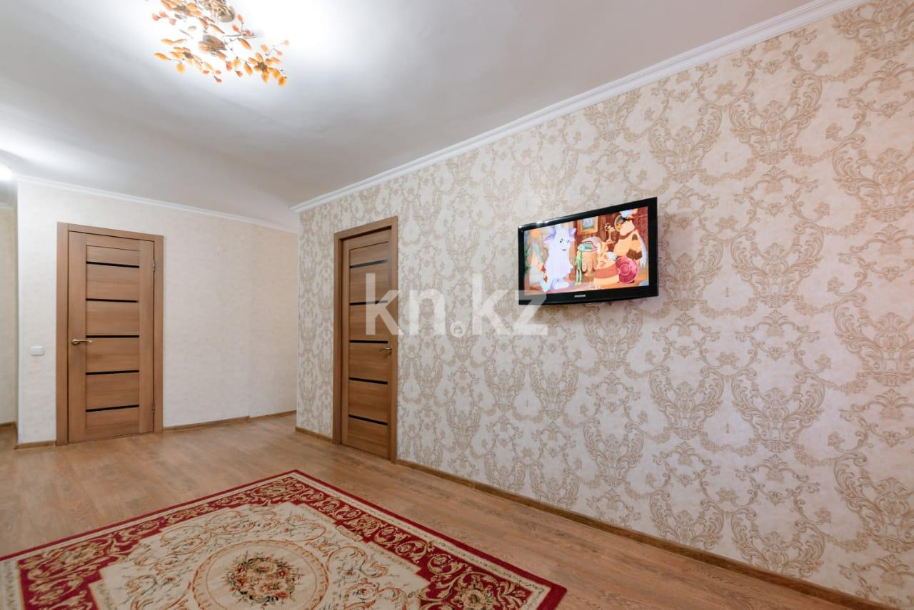 Аренда 2-комнатной квартиры посуточно, 50 м², пр. Бухар-жырау, дом  75/2 - Аренда  двухкомнатных квартир посуточно в Караганде фото 1 из 4