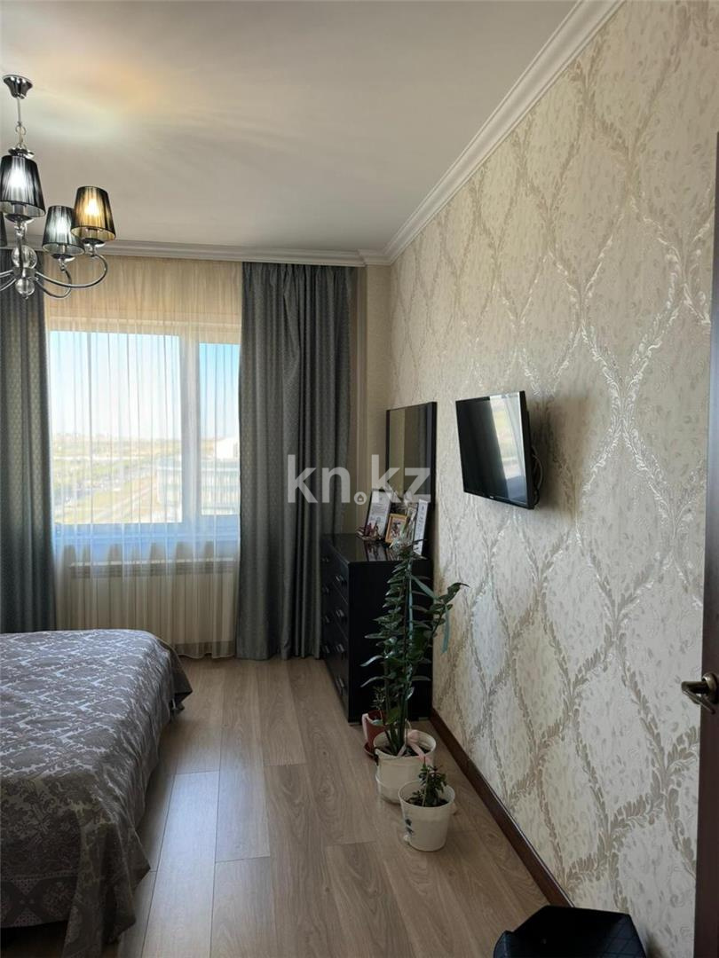 Продажа 3-комнатной квартиры, 90 м², пр. Шахтеров, дом  60 в Караганде - фото 16