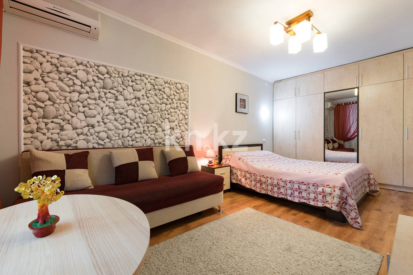 Аренда 1-комнатной квартиры посуточно, 38 м², пр. Абая, дом  59 - ул. Наурызбай батыра - Аренда  однокомнатных квартир посуточно в Алматы с фото фото 1 из 11