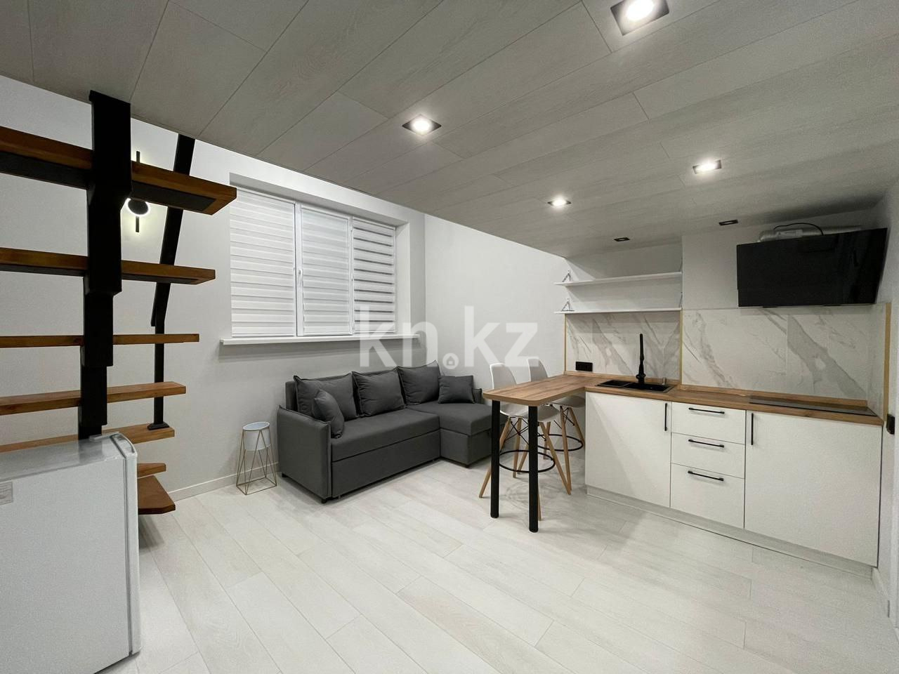 Продажа помещения, 30 м² - Продажа офисных и торговых помещений в Алматы фото 1 из 27