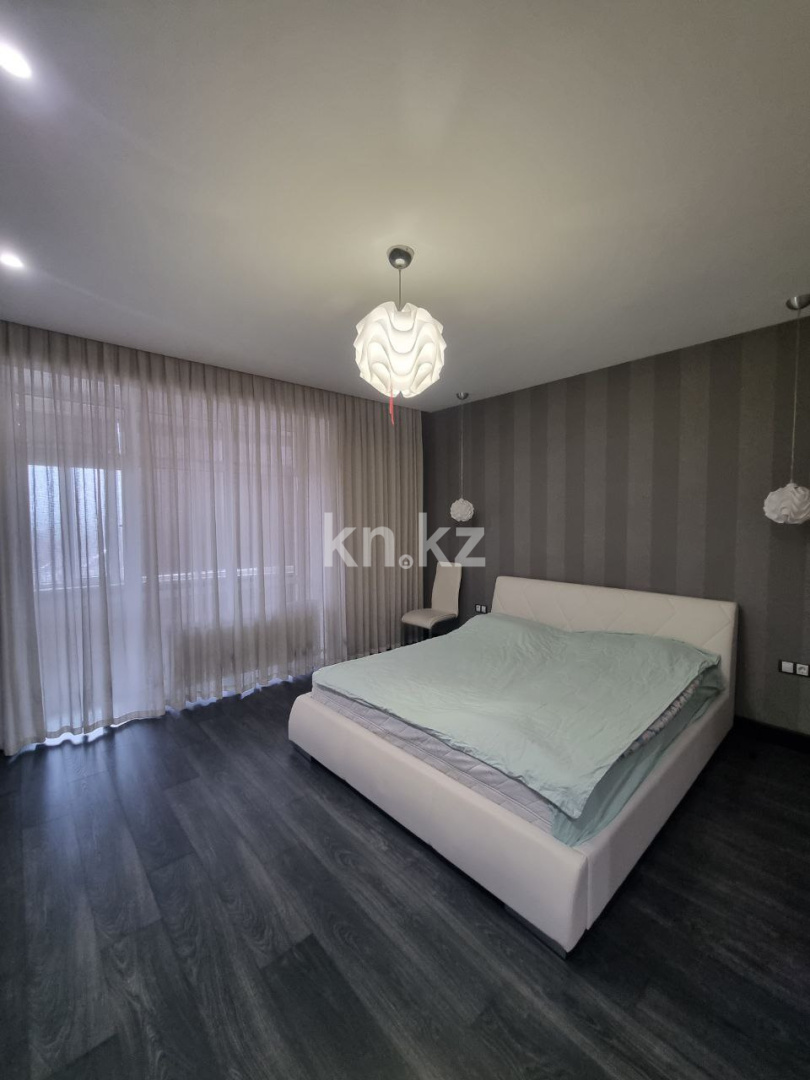 Продажа 4-комнатной квартиры, 160 м², ул. Аманжолова, дом  65/4 в Караганде - фото 5