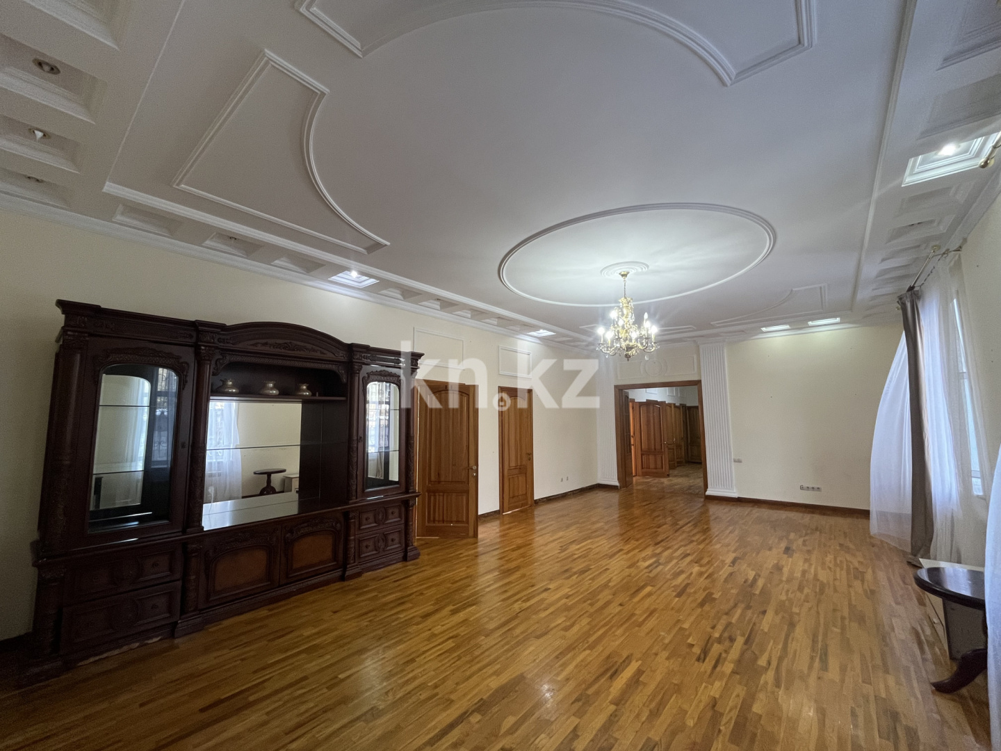 Продажа 8-комнатного дома, 450 м² в Астане