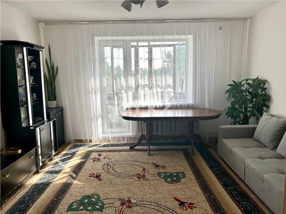 Продажа 4-комнатной квартиры, 77 м², ул. Дюсембекова, дом  67 - Продажа  четырехкомнатных квартир в Караганде без посредников фото 1 из 7