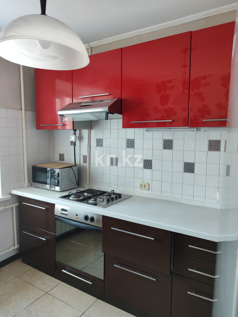 Продажа 3-комнатной квартиры, 62 м², пр. Назарбаева, дом  53/2 - Продажа  трехкомнатных квартир в Караганде без посредников с фото фото 1 из 12