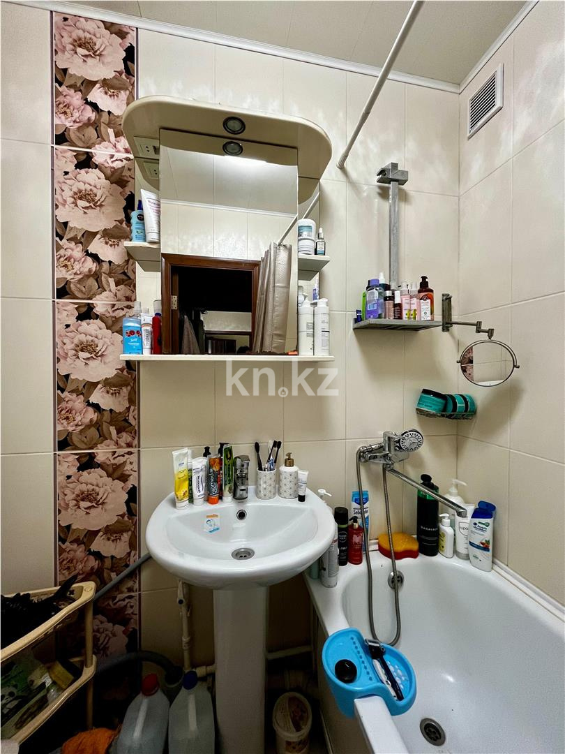 Продажа 2-комнатной квартиры, 50 м², мкр-н 19 в Караганде - фото 8