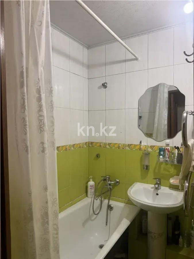 Продажа 3-комнатной квартиры, 62 м², 12 мкр., дом  4 в Алматы - фото 5