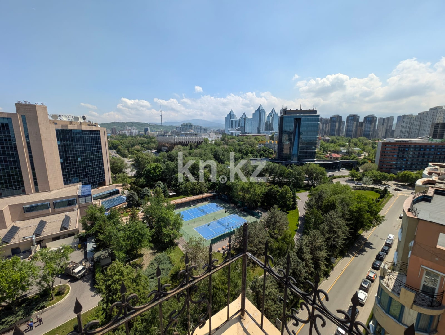 Продажа 3-комнатной квартиры, 201 м² в Алматы - фото 29