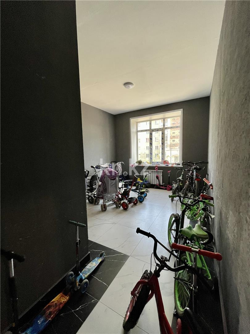 Продажа 3-комнатной квартиры, 75 м², ул. Муканова, дом  1/9 в Караганде - фото 22