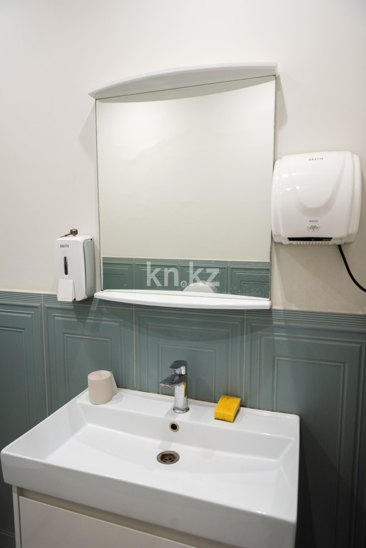 Продажа , 300 м², ул. Муканова, дом  53 - Продажа офисных и торговых помещений в Караганде фото 9 из 34