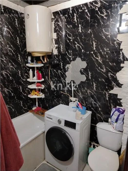 Продажа 3-комнатной квартиры, 50 м², мкр-н 14, дом  47 в Караганде - фото 4