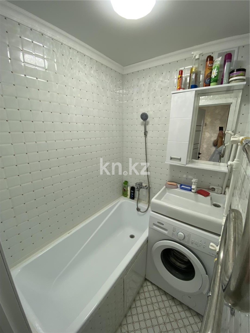 Продажа 4-комнатной квартиры, 62 м², мкр-н 21 - Продажа  четырехкомнатных квартир в Караганде фото 13 из 17