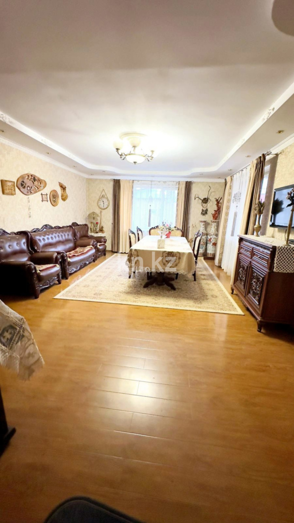 Продажа 6-комнатного дома, 185.6 м², ул. Халифы Алтая, дом  41 - Продажа квартир в Казахстане фото 1 из 13