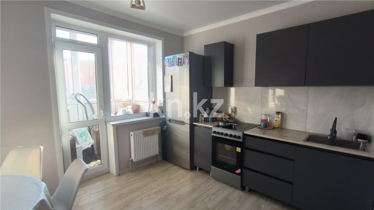 Продажа 2-комнатной квартиры, 69 м², пр. Республики - Аренда баз, складов и промышленной недвижимости в Костанае фото 1 из 14