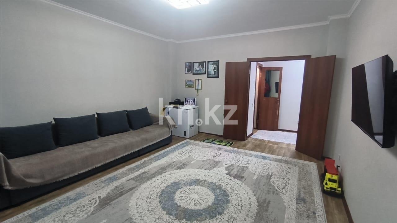 Продажа 2-комнатной квартиры, 69 м², ул. Момышулы - Аренда офисных и торговых помещений в Атырау фото 1 из 16