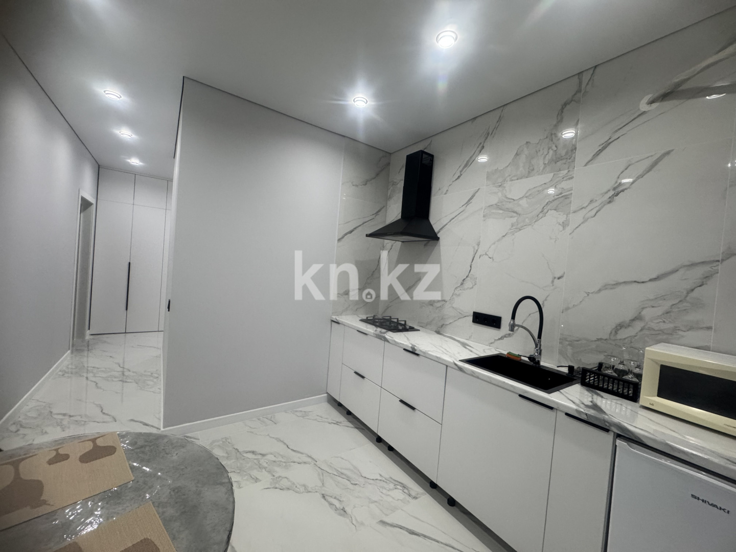 Аренда 1-комнатной квартиры посуточно, 51 м², ул. Курмангазы, дом  98 - Аренда жилой и коммерческой недвижимости в Уральске фото 5 из 10