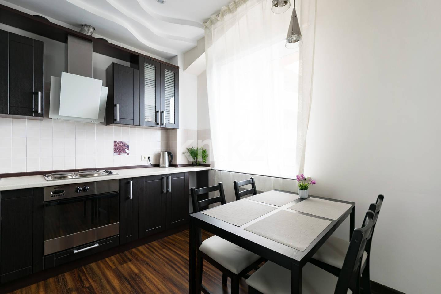 Аренда 2-комнатной квартиры посуточно, 63 м², Керемет, дом  3/2 - ул. Тимирязева в Алматы - фото 10