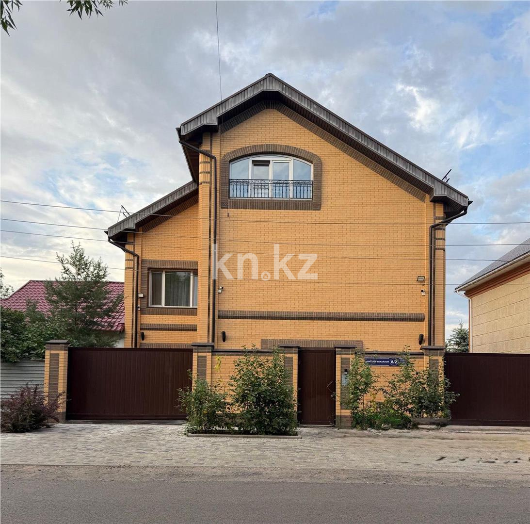 Продажа 8-комнатного дома, 347 м² - Продажа квартир в Семее фото 1 из 36