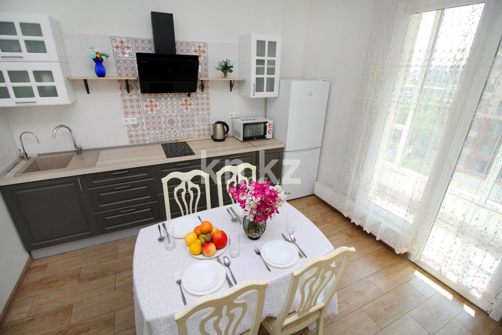 Аренда 1-комнатной квартиры посуточно, 40 м², пр. Абая, дом  109/6 - ул. Манаса - Аренда жилой и коммерческой недвижимости в Алматы фото 9 из 30