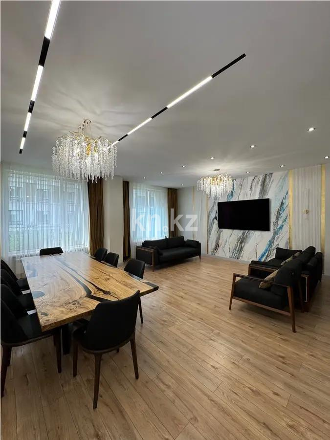 Продажа 5-комнатной квартиры, 220 м², пр. Туран, дом  3/2 - Продажа квартир в Казахстане фото 1 из 8