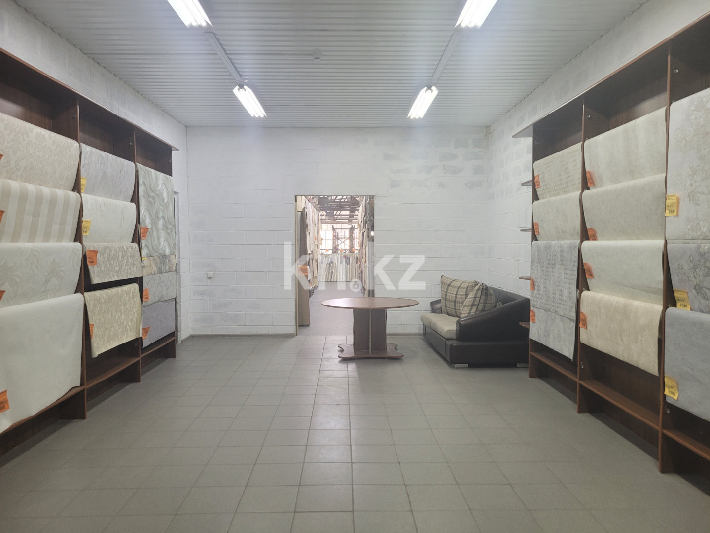 Аренда , мкр-н Голубые Пруды - Аренда офисных и торговых помещений в Караганде с фото фото 4 из 9