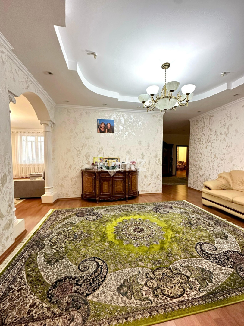 Продажа 4-комнатной квартиры, 181.7 м², ул. Кенесары, дом  13 - Продажа квартир в Астане фото 1 из 26