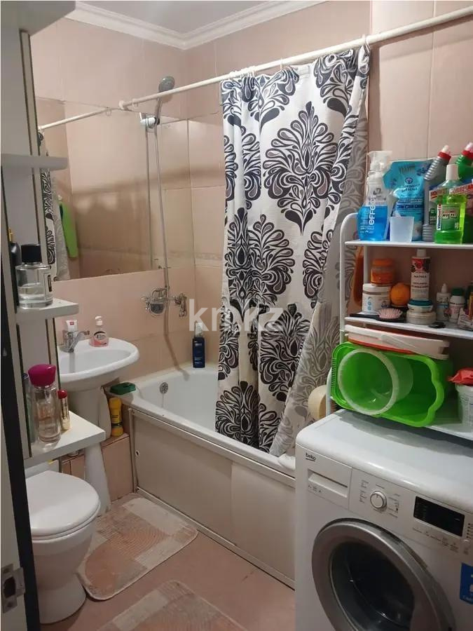 Продажа 3-комнатной квартиры, 60 м², мкр-н 8, дом  2 в Алматы - фото 4