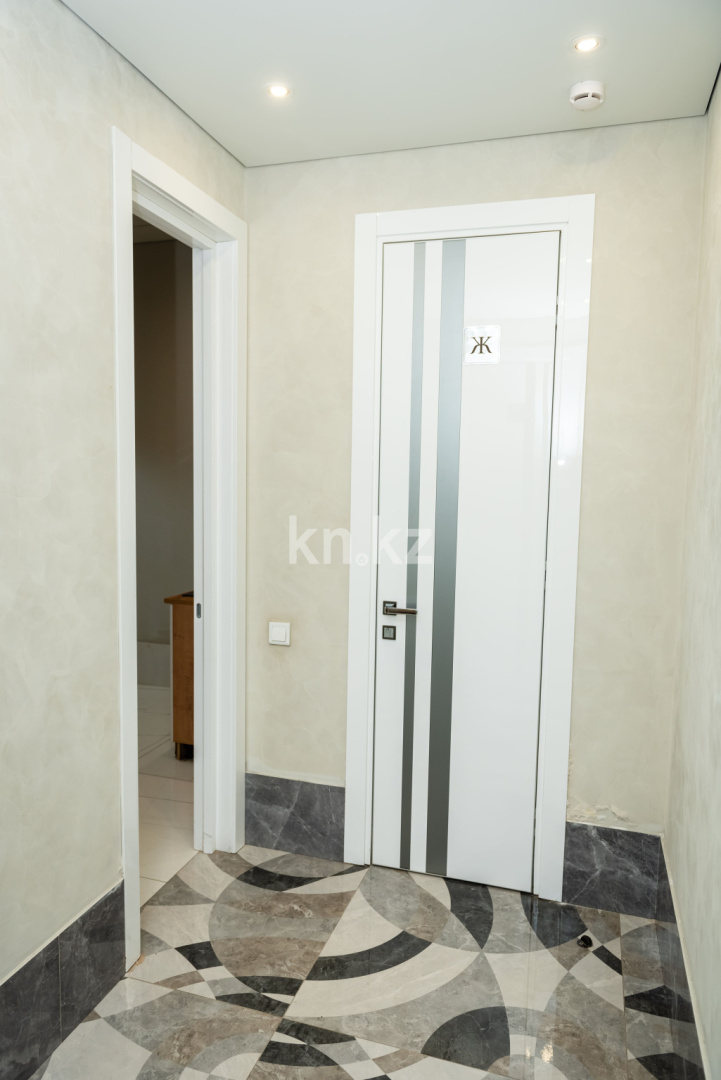 Продажа , 300 м², ул. Муканова, дом  53 - Продажа офисных и торговых помещений в Караганде фото 10 из 34