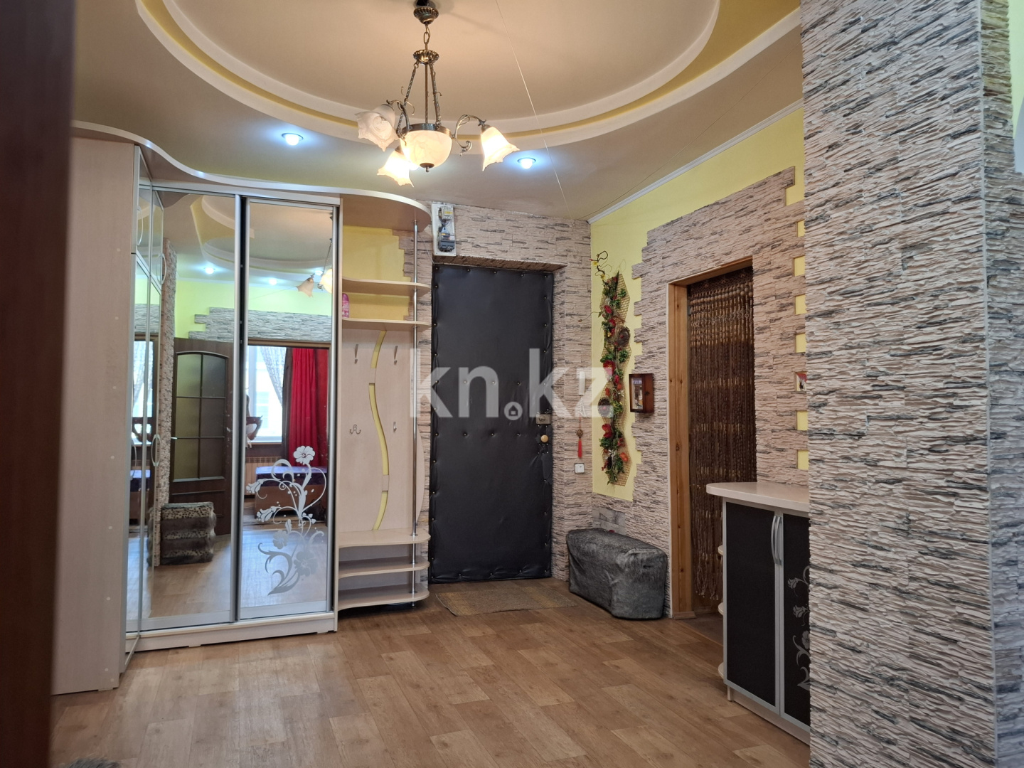 Продажа 3-комнатной квартиры, 86.1 м² в Усть-Каменогорске - фото 3