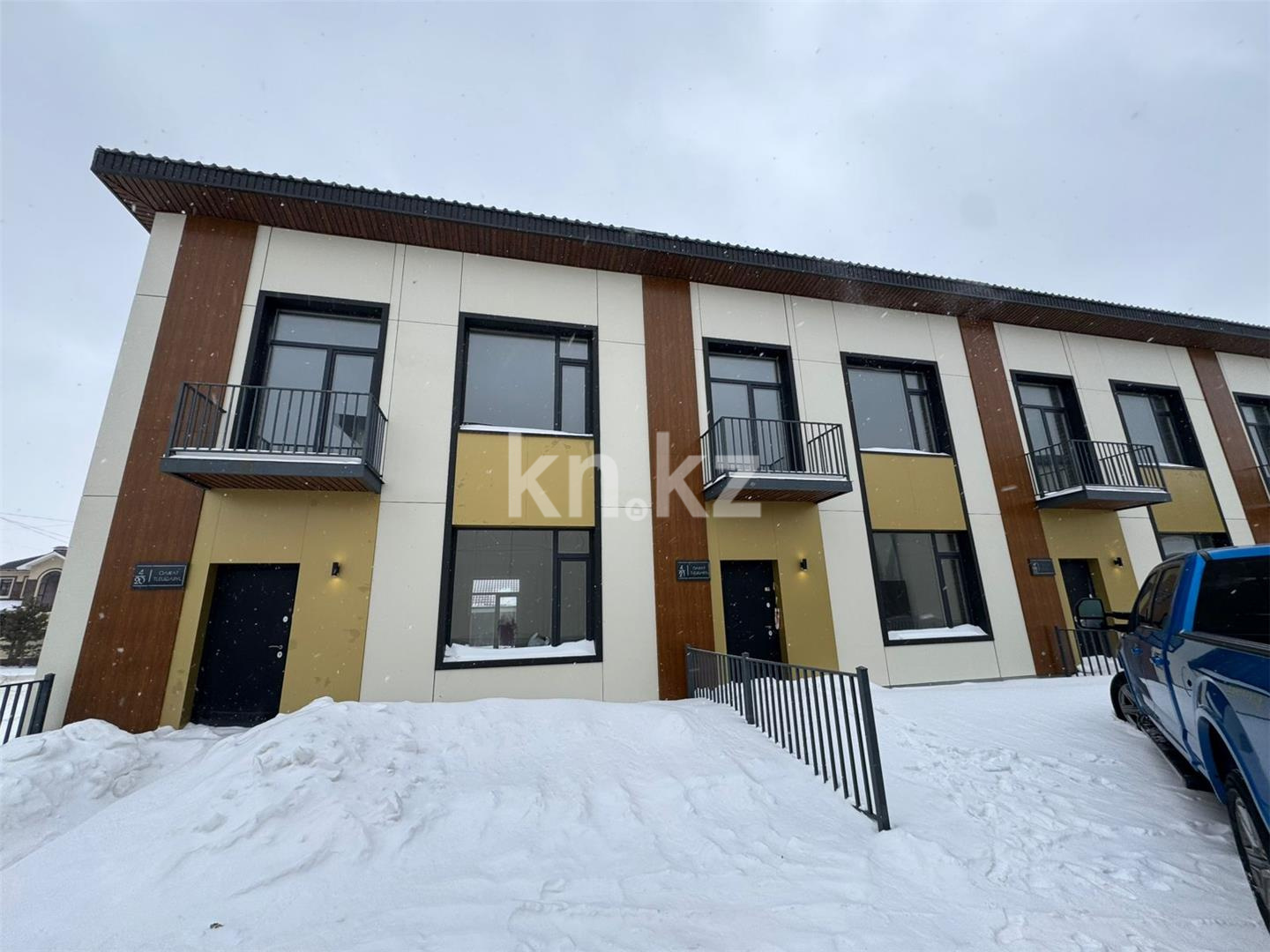 Продажа 4-комнатного дома, 150 м², ул. Тлеугабылова, дом  4/23 - Продажа домов и коттеджей в Караганде фото 1 из 9