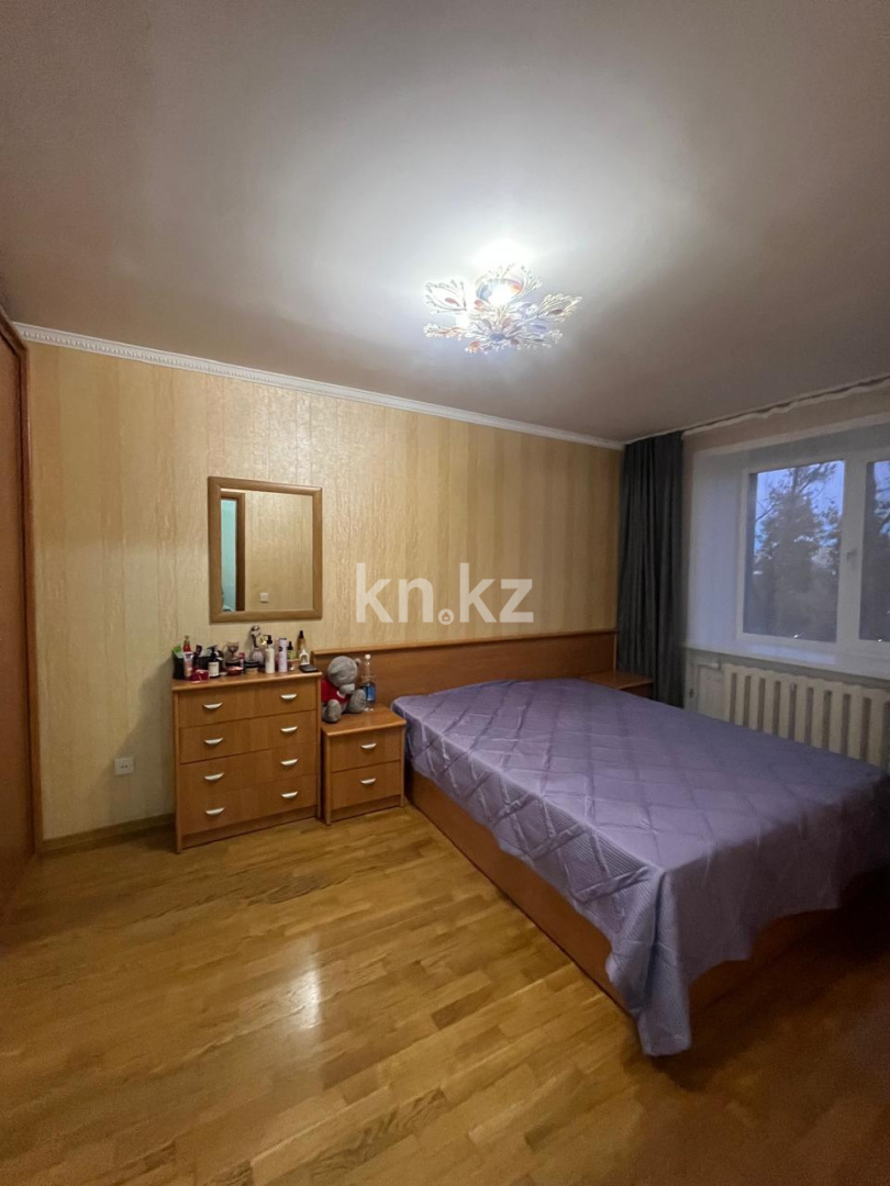 Продажа 4-комнатной квартиры, 76 м², пр. Республики, дом  18 - Продажа  четырехкомнатных квартир в Караганде фото 7 из 13