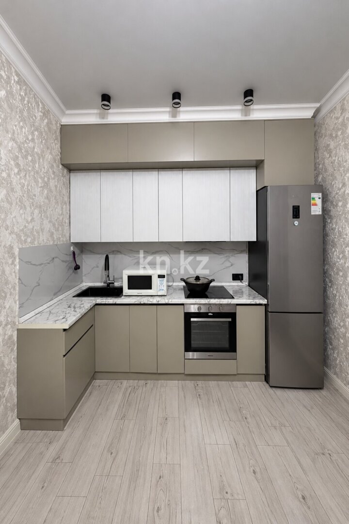 Аренда 1-комнатной квартиры, 50 м² в Астане