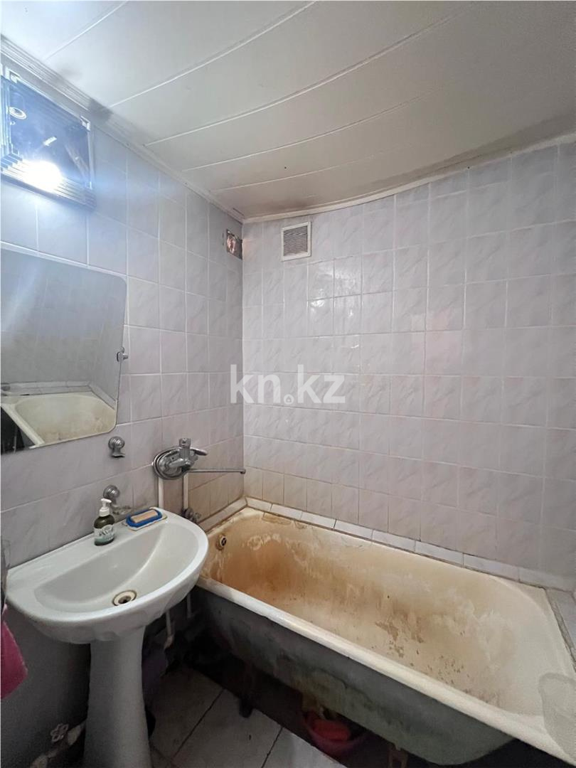 Продажа 3-комнатной квартиры, 62 м², ул. Гапеева, дом  1 - Продажа  трехкомнатных квартир в Караганде фото 9 из 15