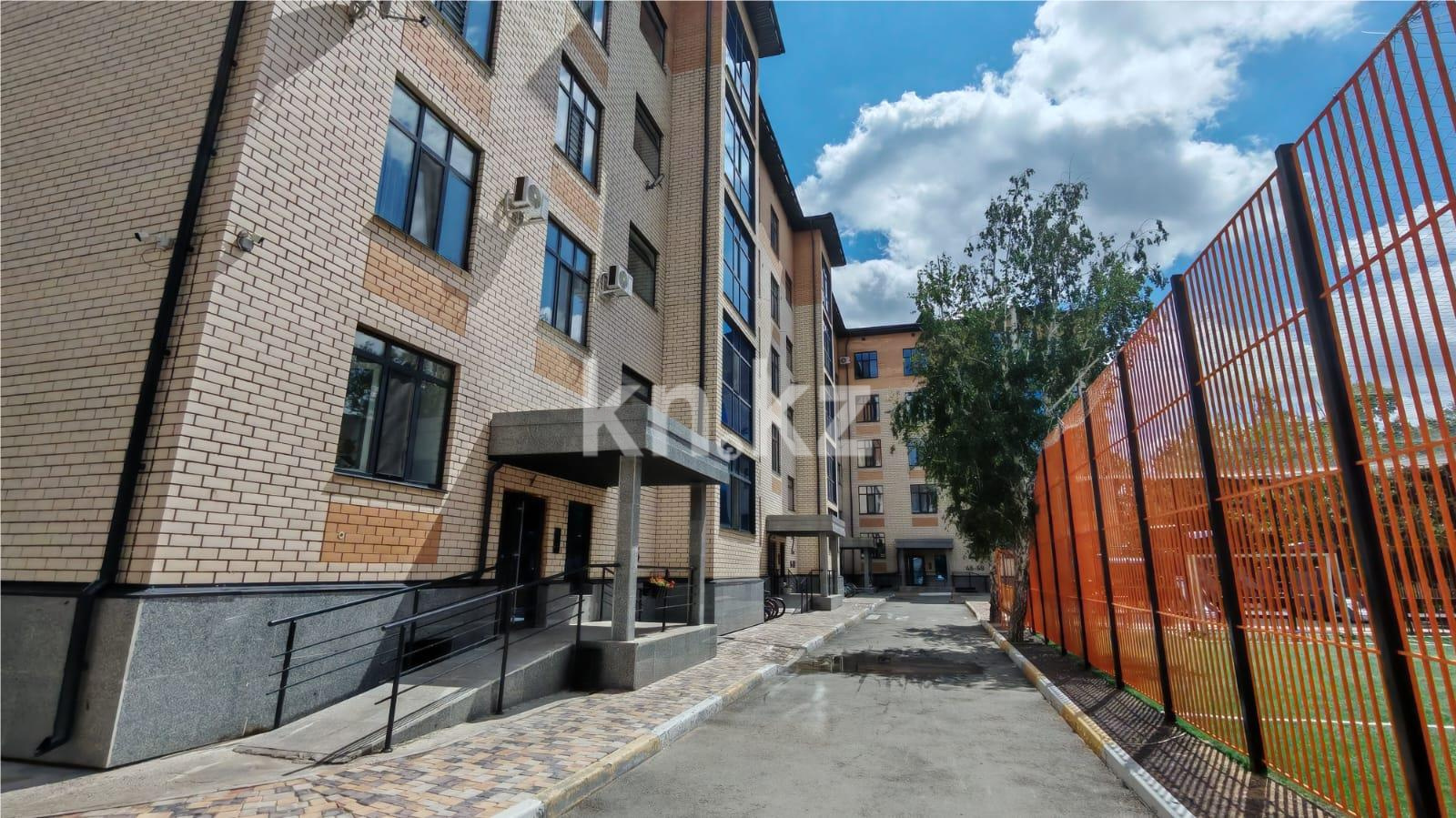 Продажа 3-комнатной квартиры, 90 м², ул. Сатыбалдина - Продажа квартир в Караганде фото 1 из 14