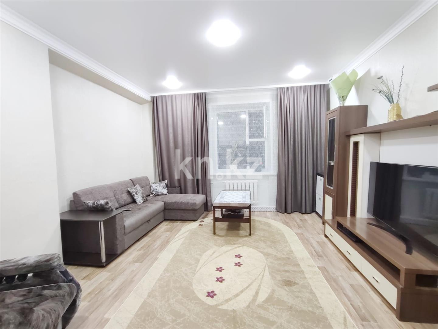 Продажа 3-комнатной квартиры, 82 м², ул. Белинского - Продажа трехкомнатных квартир в Караганде на в Майкудуке фото 1 из 14
