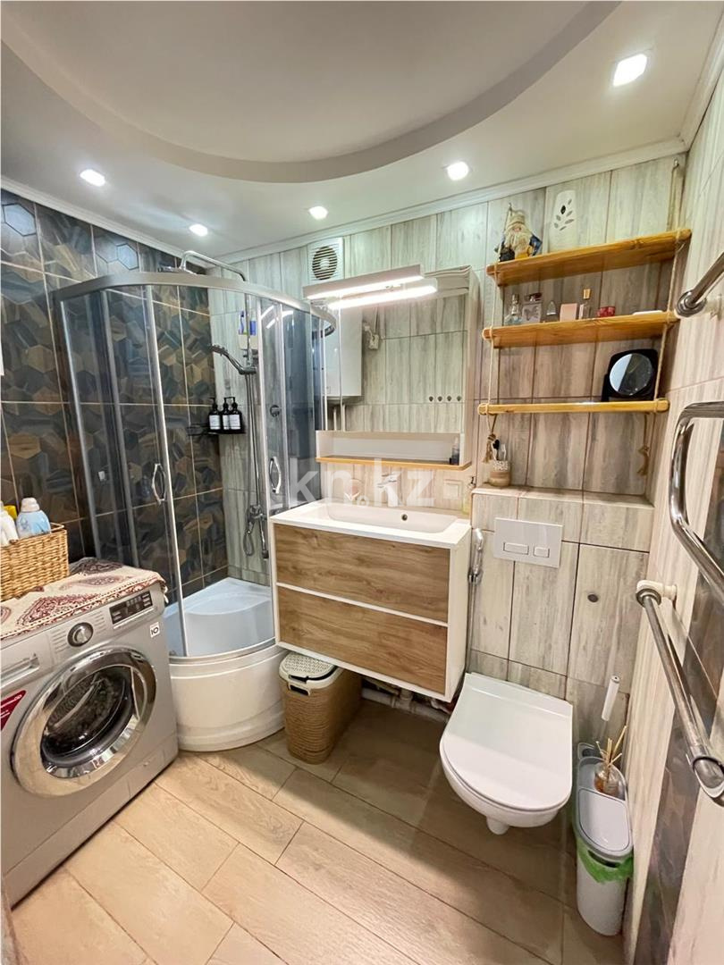 Продажа 3-комнатной квартиры, 50 м², ул. Крылова в Караганде - фото 13